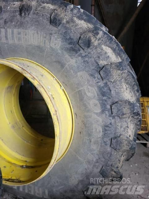 Trelleborg 650/85-38 الإطارات والعجلات والحافات