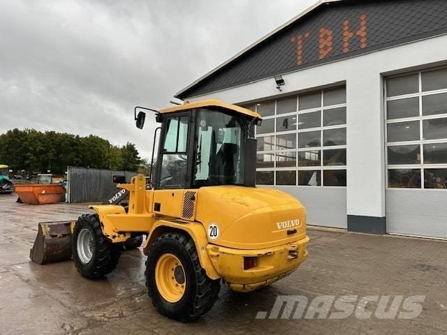 Volvo L 35 B لوادر بعجل