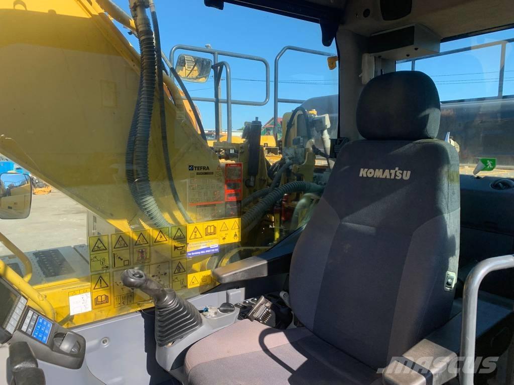 Komatsu HB 215 LC-3 حفارات زحافة