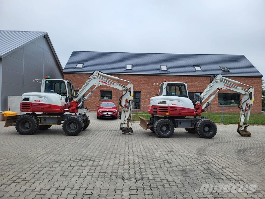 Takeuchi TB295W حفارات وسط 7 طن - 12 طن