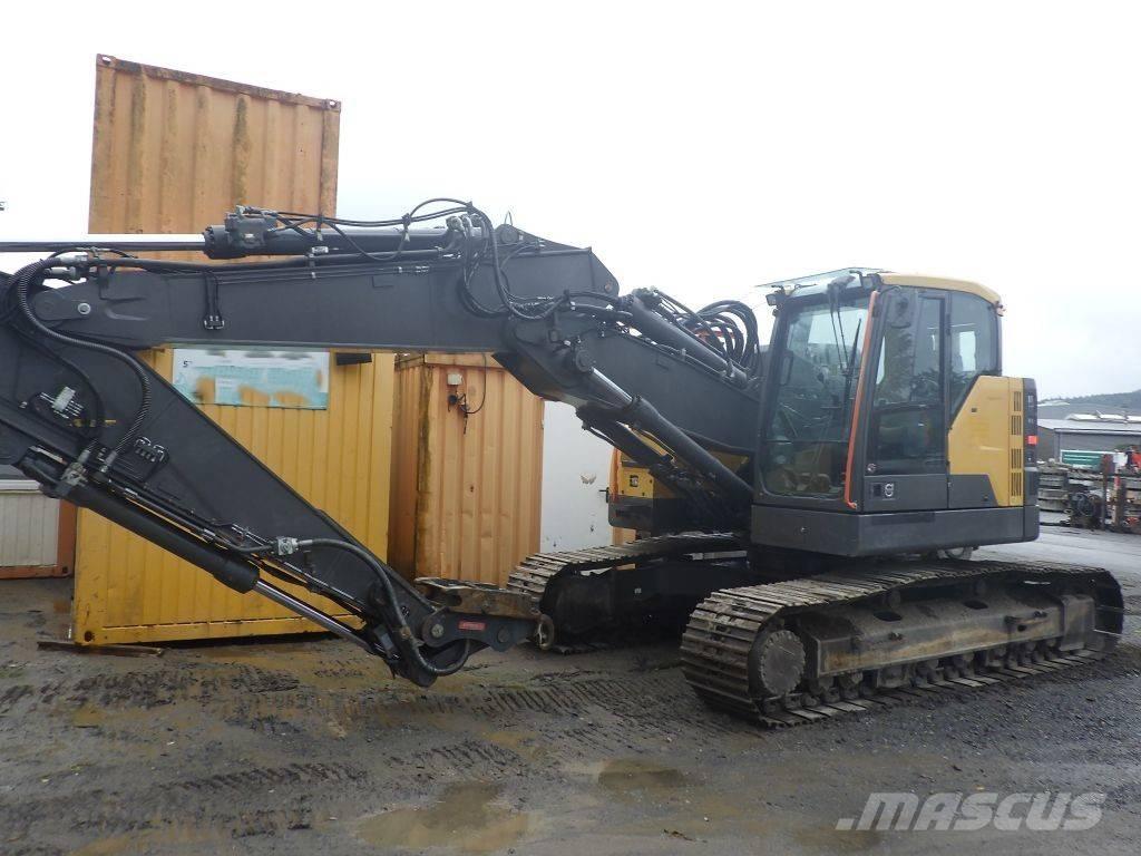 Volvo ECR 235 E حفارات زحافة