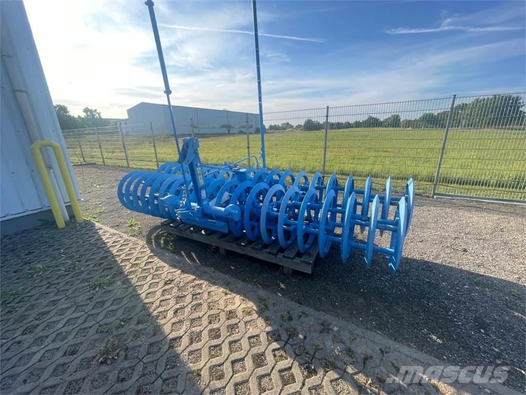 Lemken Diamant 16 محاريث عكسية