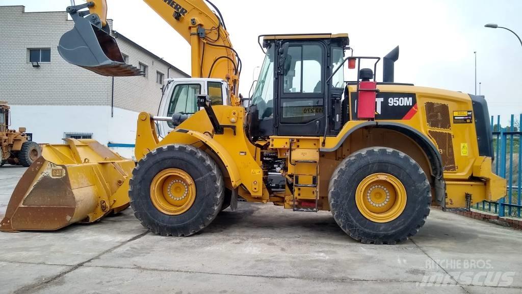 CAT 950M لوادر بعجل