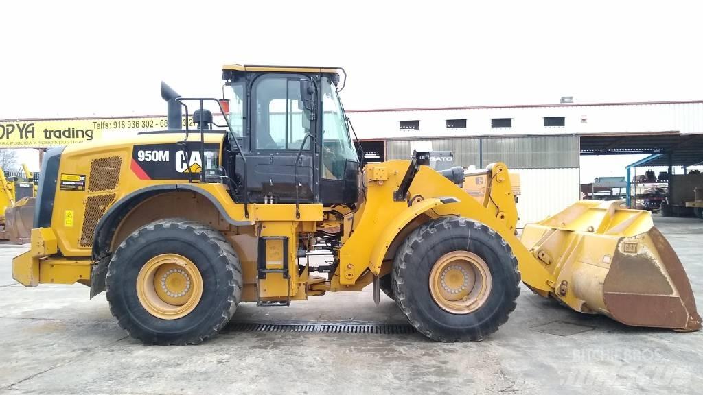 CAT 950M لوادر بعجل