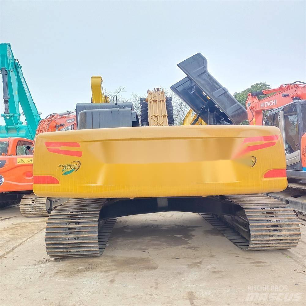 Sany SY 215 C حفارات زحافة