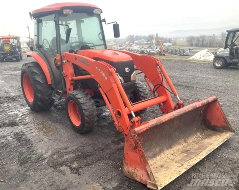 Kubota L 3240 DT الجرارات
