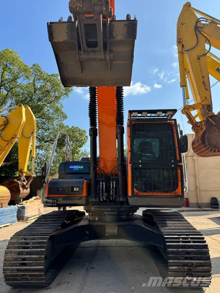 Doosan DX 225 LCA حفارات وسط 7 طن - 12 طن