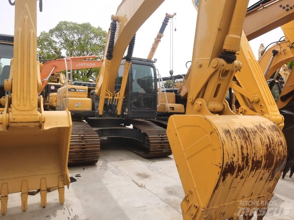 Kobelco SK 200-8 حفارات زحافة