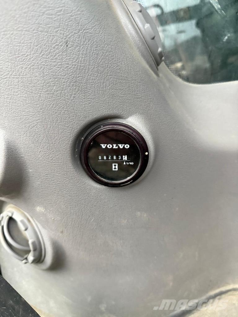 Volvo EC200EL حفارات زحافة