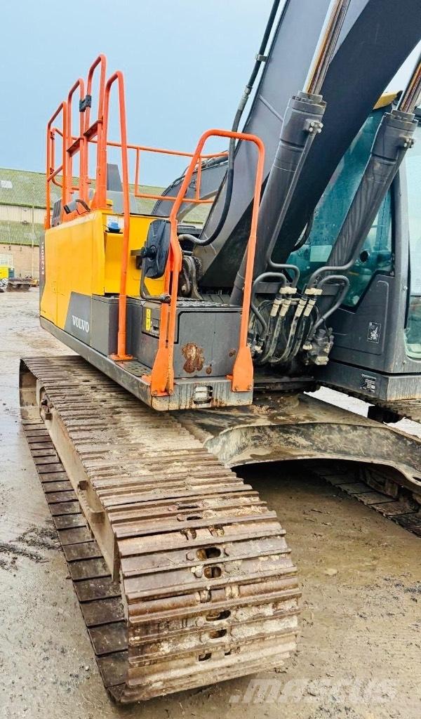 Volvo EC200EL حفارات زحافة