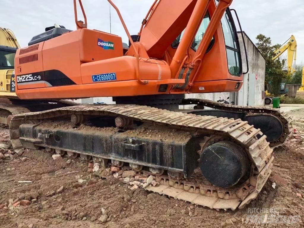 Doosan DX 225LC-9C حفارات زحافة