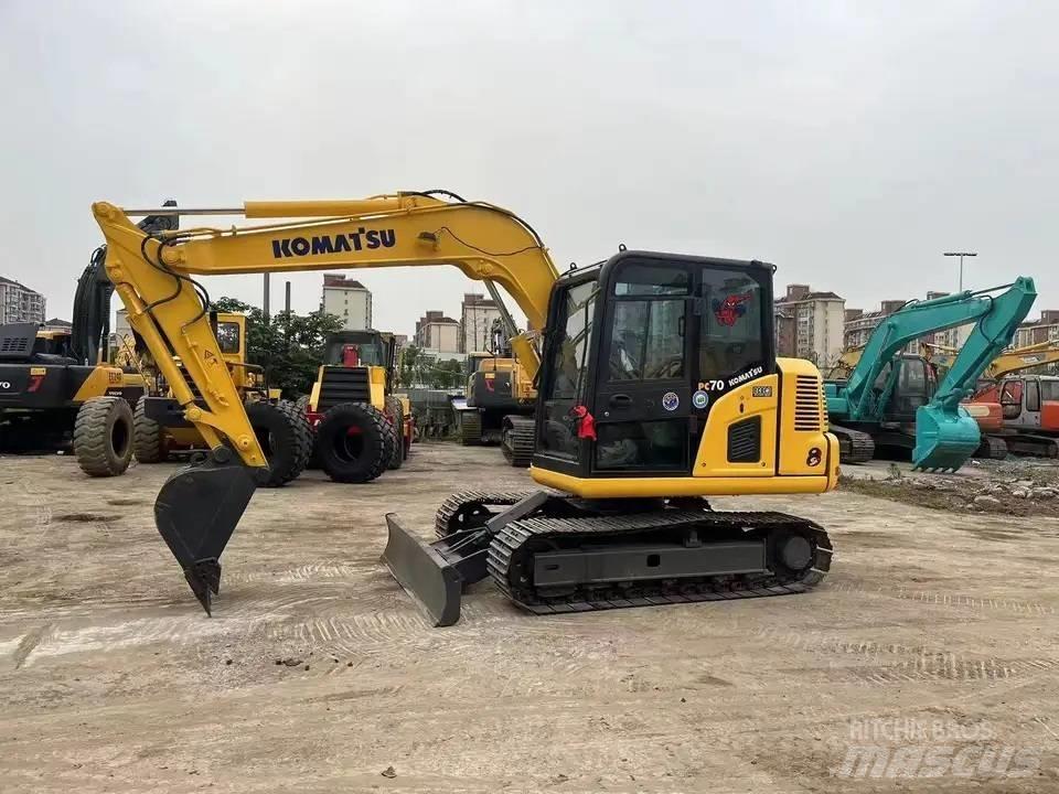 Komatsu PC70-8 حفارات زحافة