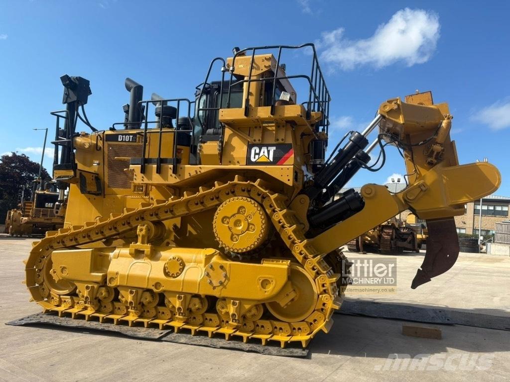 CAT D 10 T 2 بلدوزرات مجنزرة