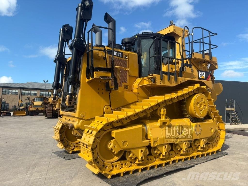 CAT D 10 T 2 بلدوزرات مجنزرة