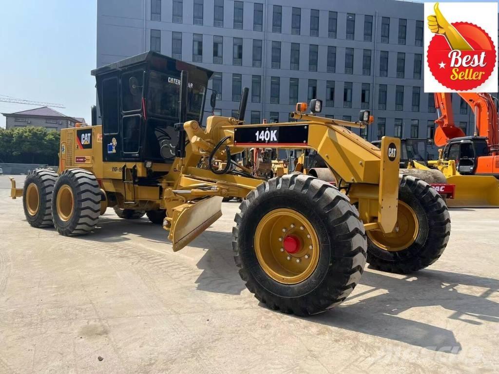 CAT 140 K معدات تمهيد الطرق