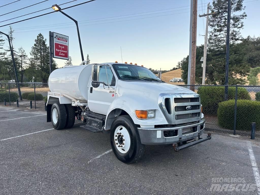 Ford F 750 صهاريج مياه