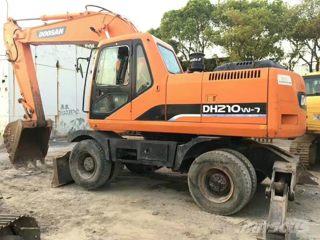 Doosan DH210W-7 حفارات بعجل