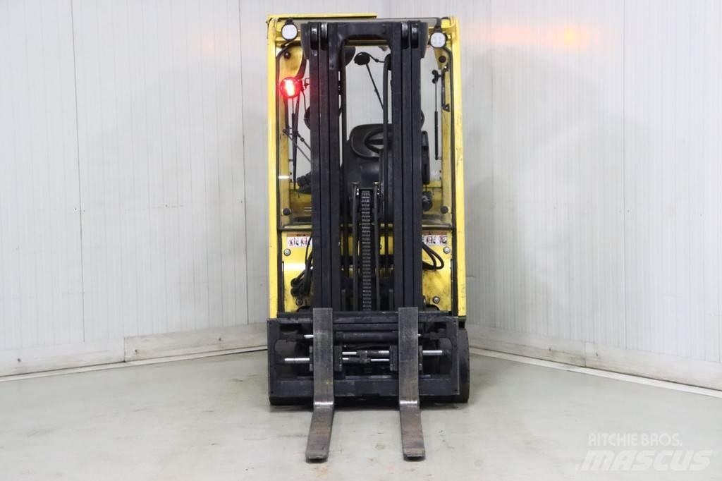 Hyster J1.6XNT شاحنات ذات رافعات شوكية تعمل بالكهرباء