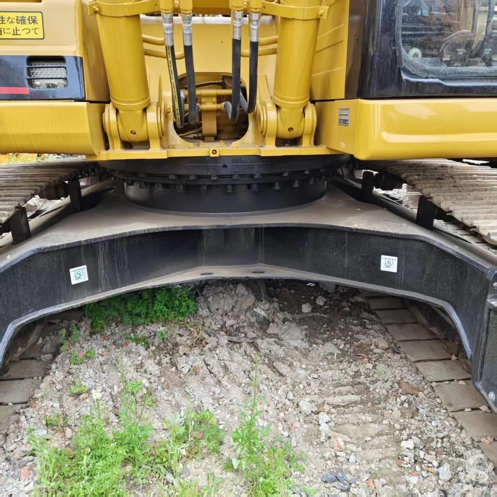 CAT 325 B L حفارات زحافة