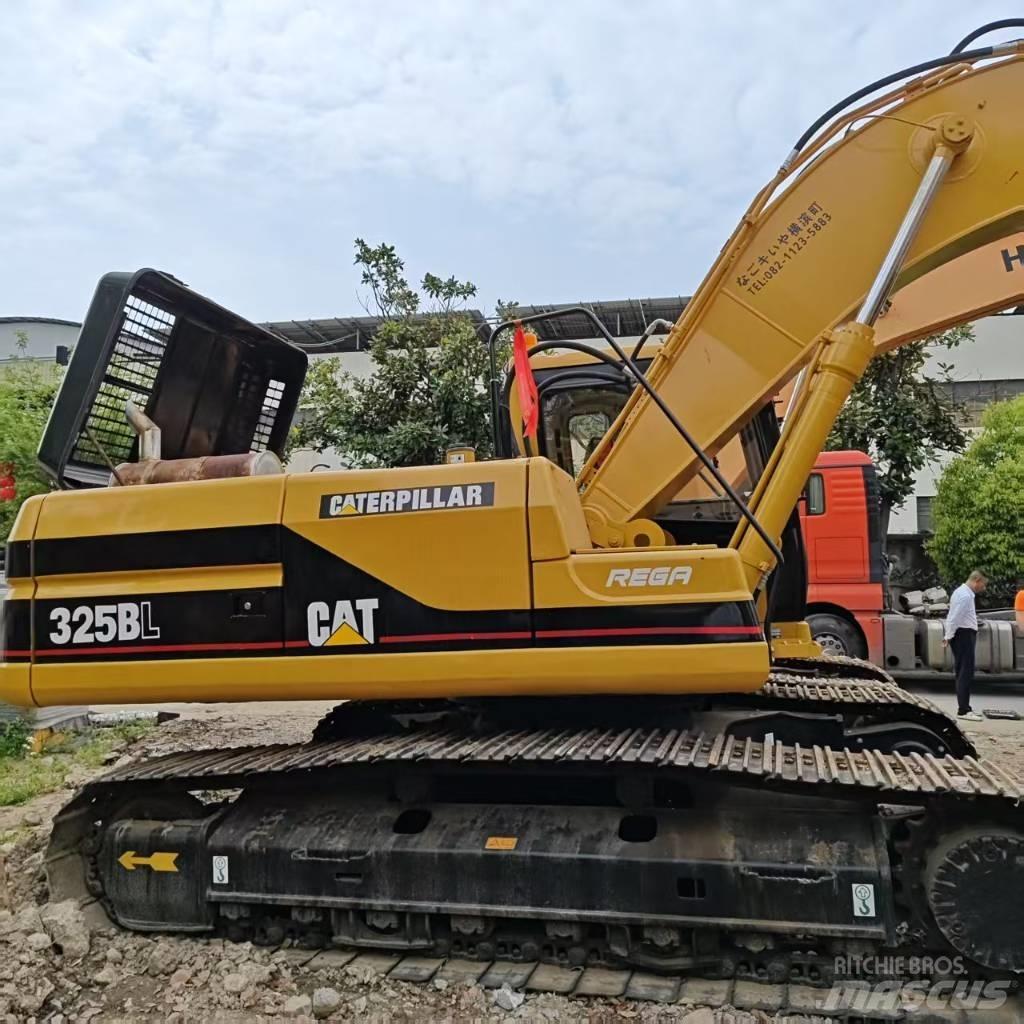 CAT 325 B L حفارات زحافة