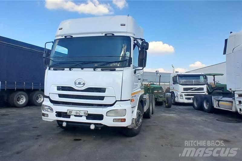 UD QUESTER GWE440 شاحنات أخرى