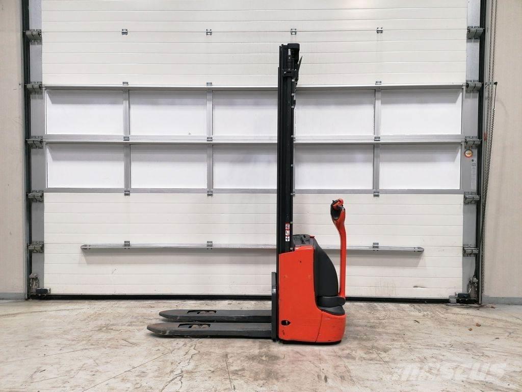 Linde L10 معدات التكديس الجوالة