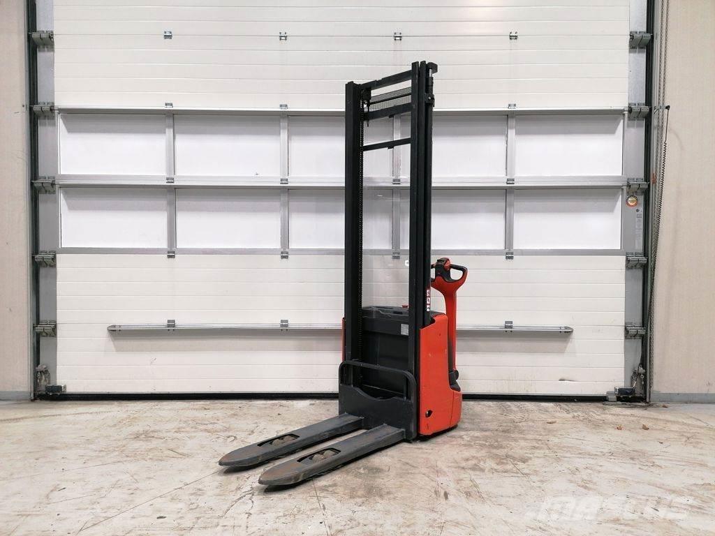 Linde L10 معدات التكديس الجوالة