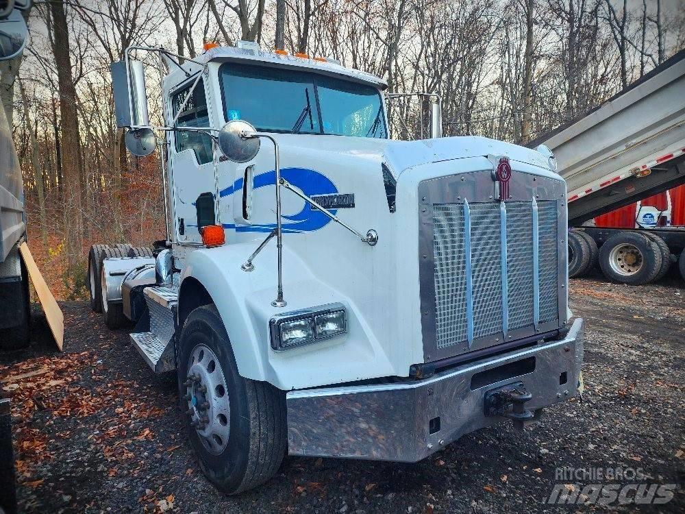 Kenworth T 800 B وحدات الجر