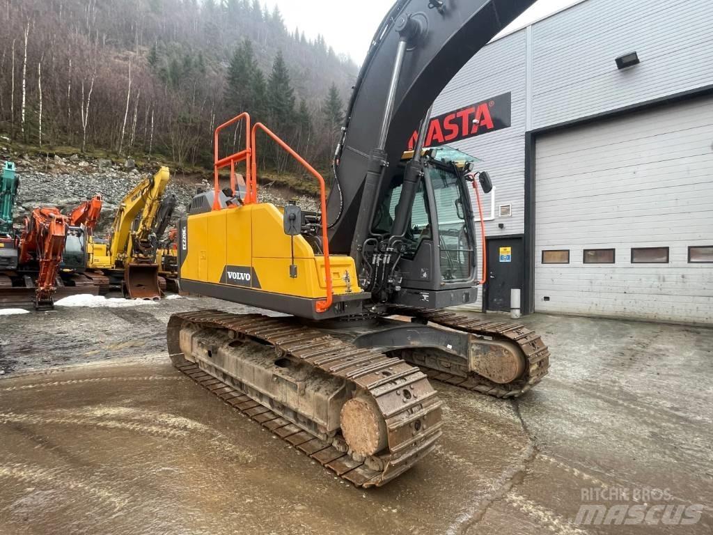 Volvo EC 220 EL حفارات زحافة