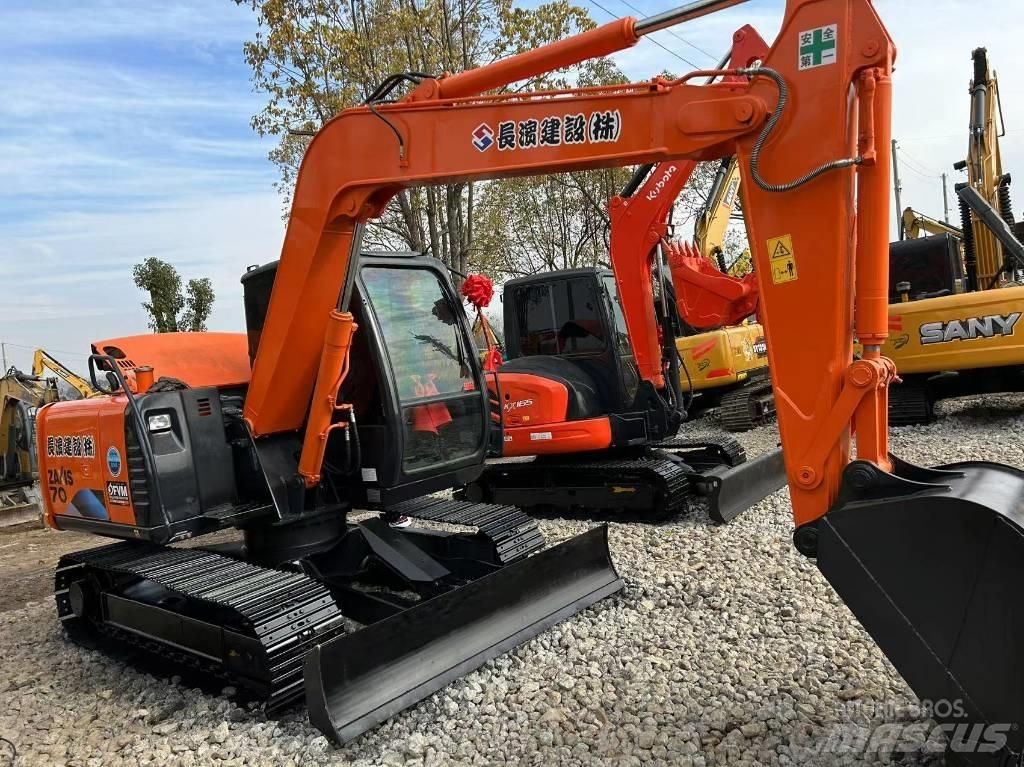 Hitachi 70 حفارات زحافة