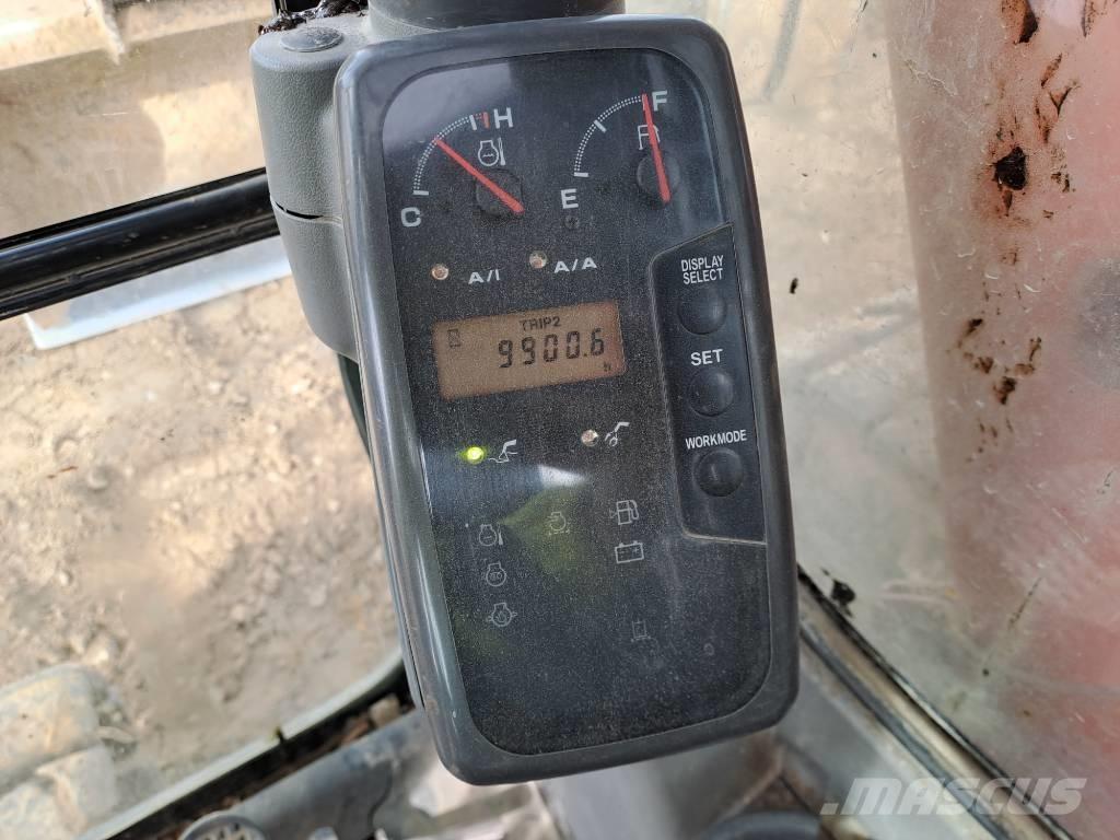 Hitachi ZX135US حفارات زحافة