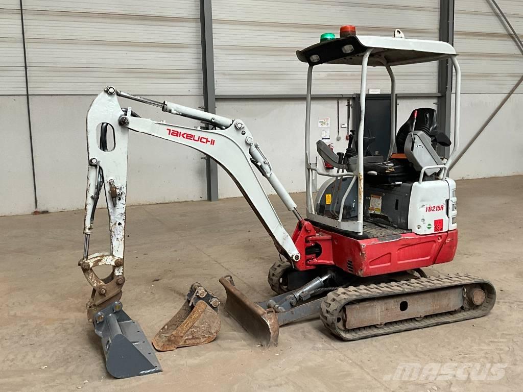 Takeuchi TB 215 R حفارات صغيرة أقل من 7 طن (حفارات صغيرة)