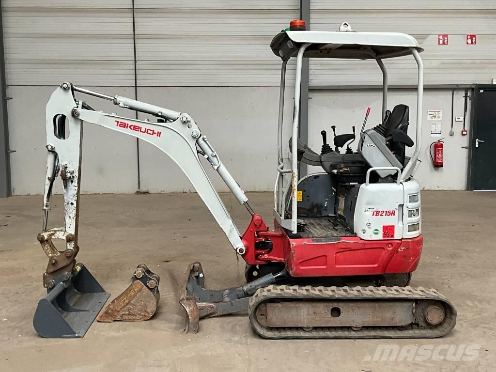 Takeuchi TB 215 R حفارات صغيرة أقل من 7 طن (حفارات صغيرة)