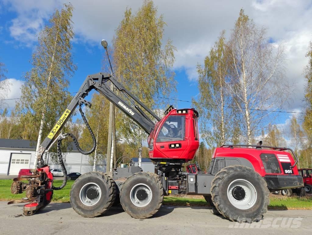 Komatsu 951 حصادات