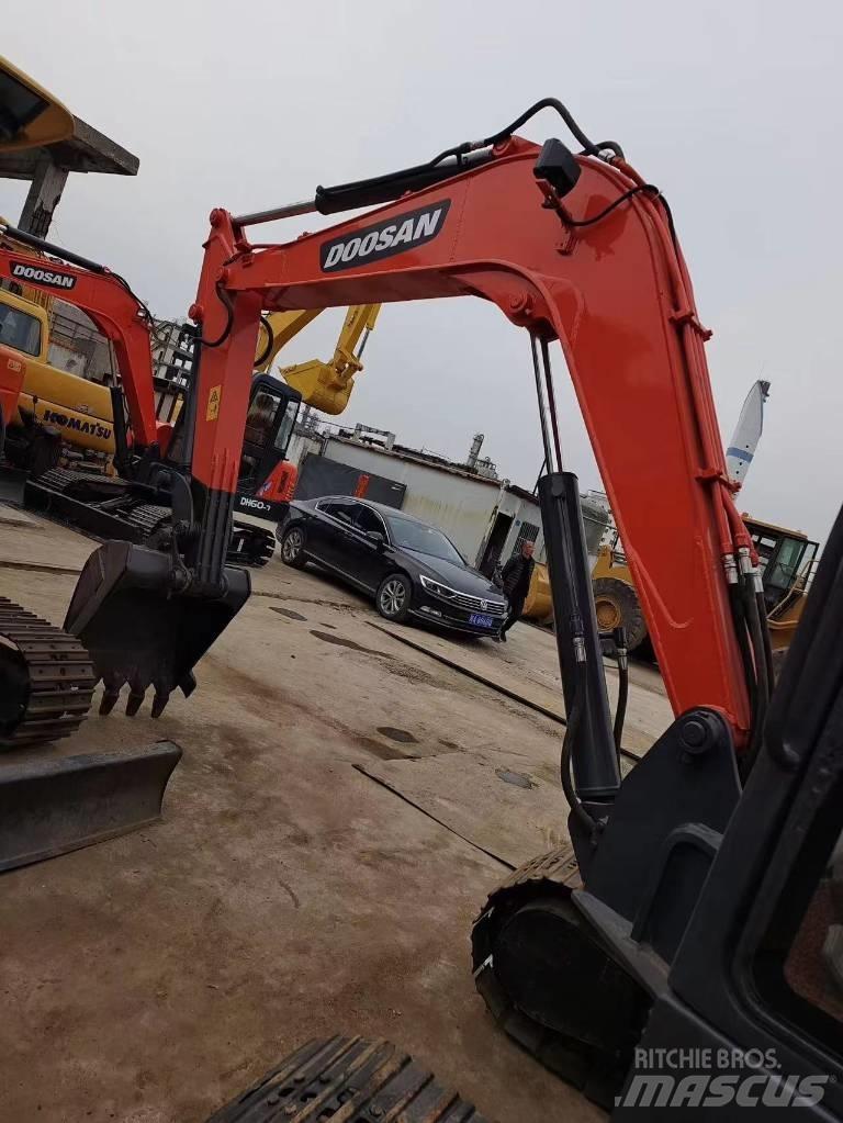 Doosan DH 60-7 حفارات صغيرة أقل من 7 طن (حفارات صغيرة)