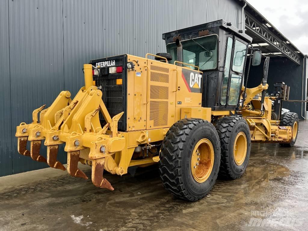 CAT 140K معدات تمهيد الطرق