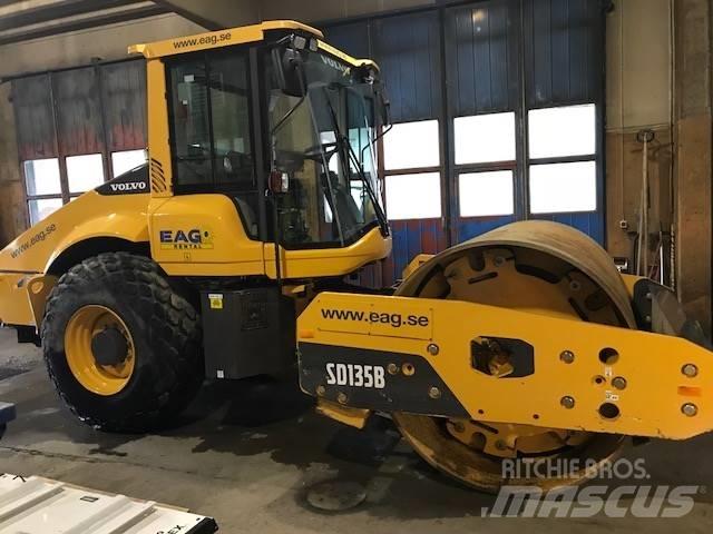 Volvo SD 135 (UTHYRES) مداحل أحادية الأسطوانة
