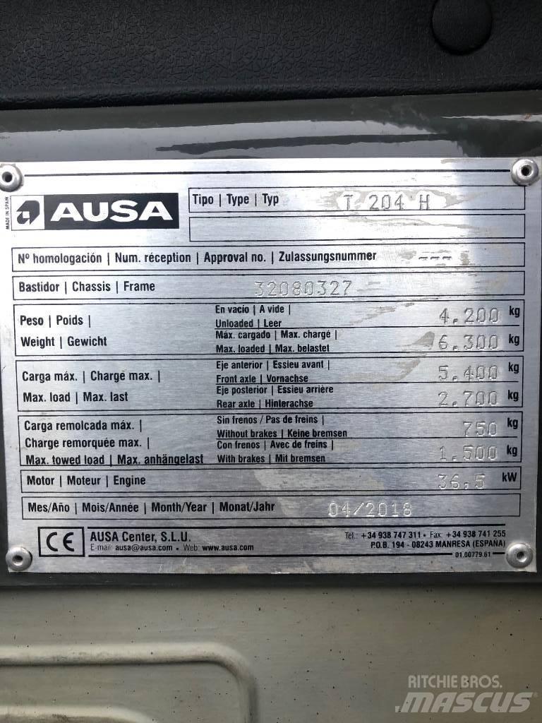 Ausa T 204 H مناولات متداخلة