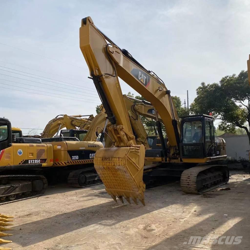 CAT 330 D حفارات زحافة