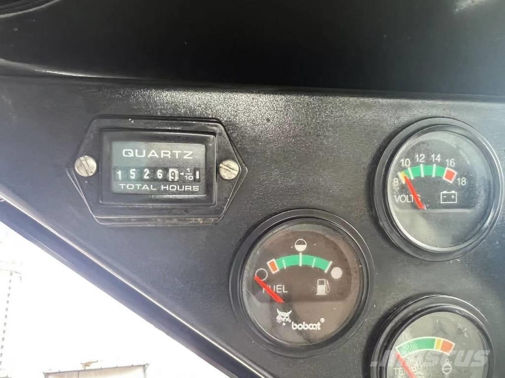 Bobcat S 450 لوادر انزلاقية التوجيه