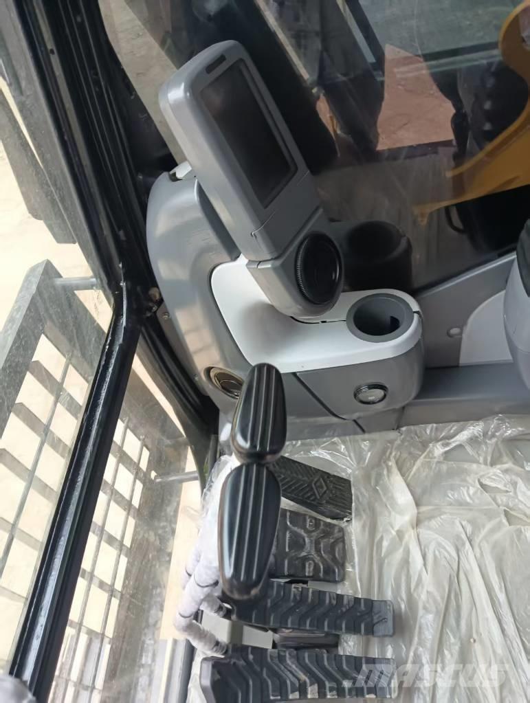 CAT 320 D حفارات زحافة