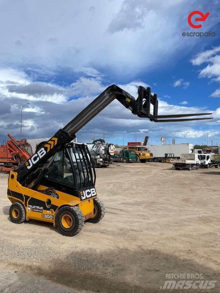 JCB TLT 30D2WD LOG مناولات متداخلة