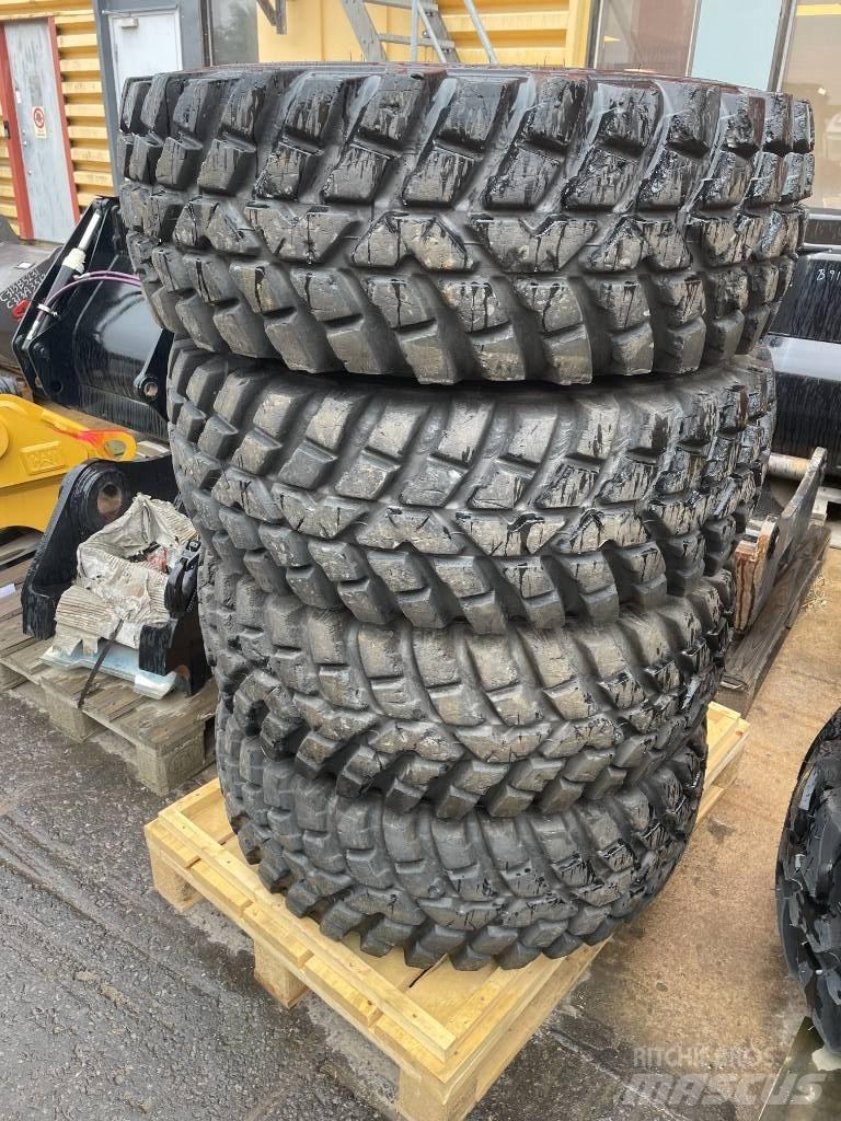 CAT 906 M لوادر بعجل