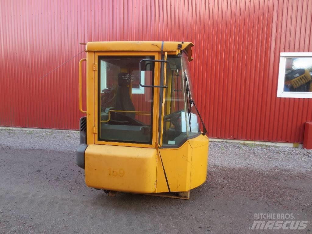 Volvo L 180 D كابينة والداخلية