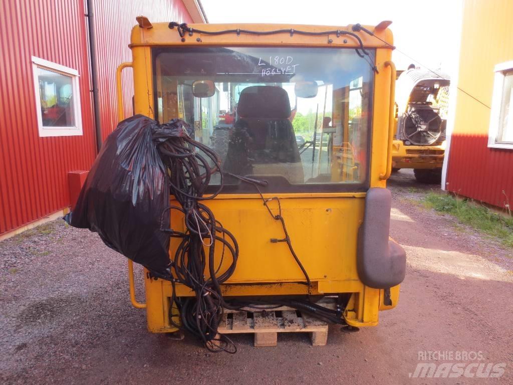 Volvo L 180 D كابينة والداخلية