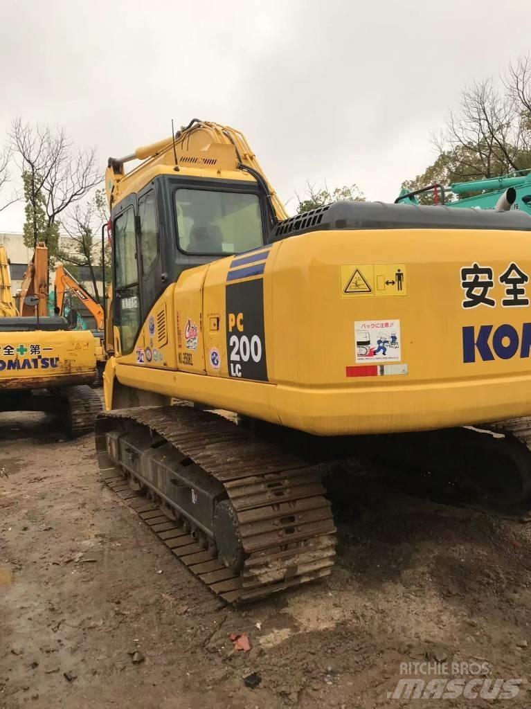 Komatsu PC 200-7 حفارات زحافة