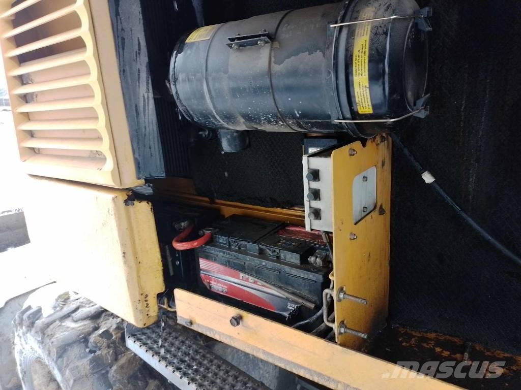 Liebherr A 308 حفارات بعجل