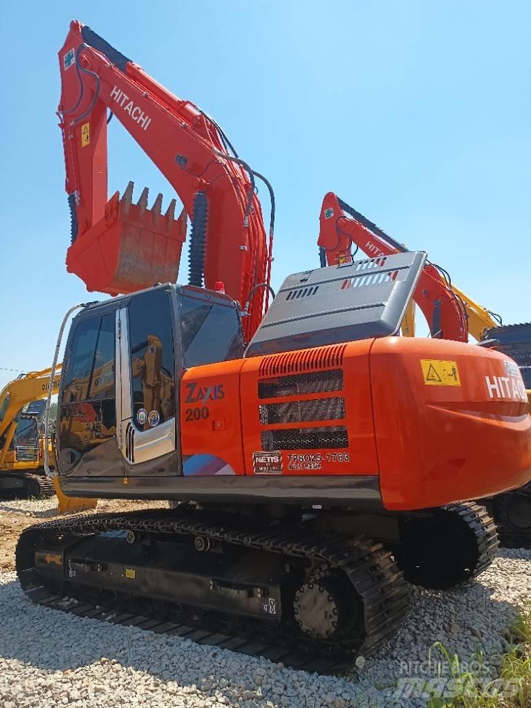 Hitachi ZX 200 حفارات زحافة