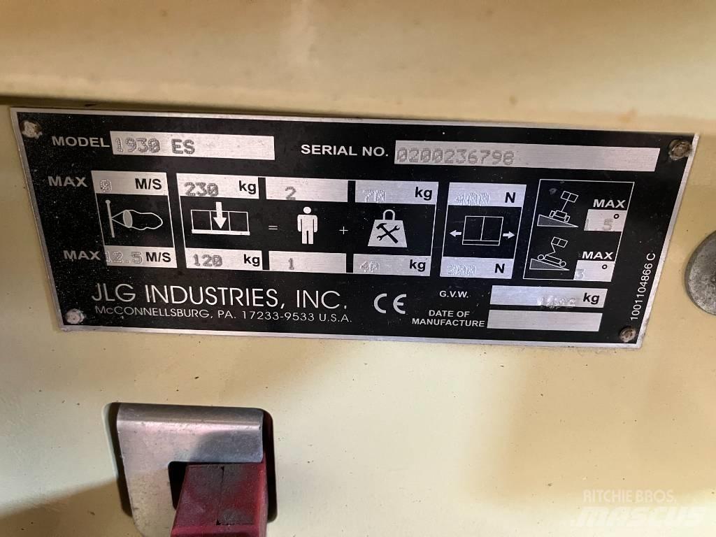 JLG 1930 ES رافعات مقصية الشكل
