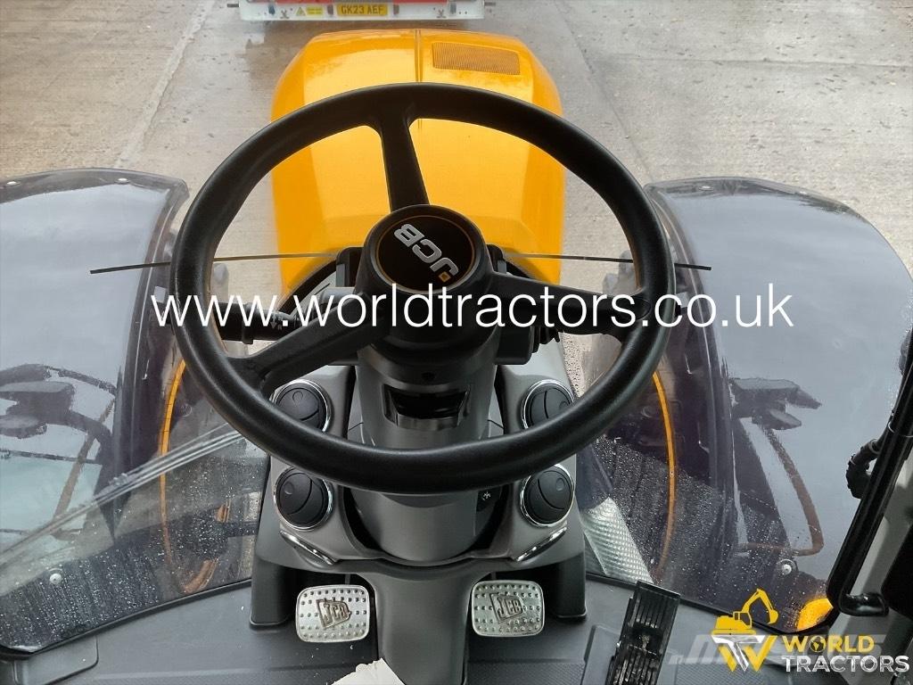 JCB Fastrac 4220 الجرارات